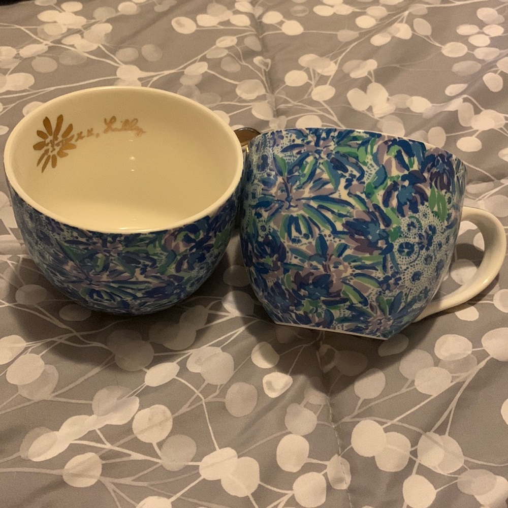 Set of mugs